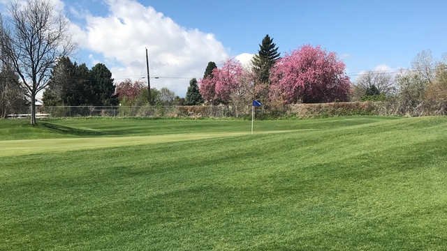 Par 3 - Broken Tee